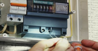 Скрытая проводка в деревянном доме в Благовещенске от 1580 рублей - профессиональный монтаж